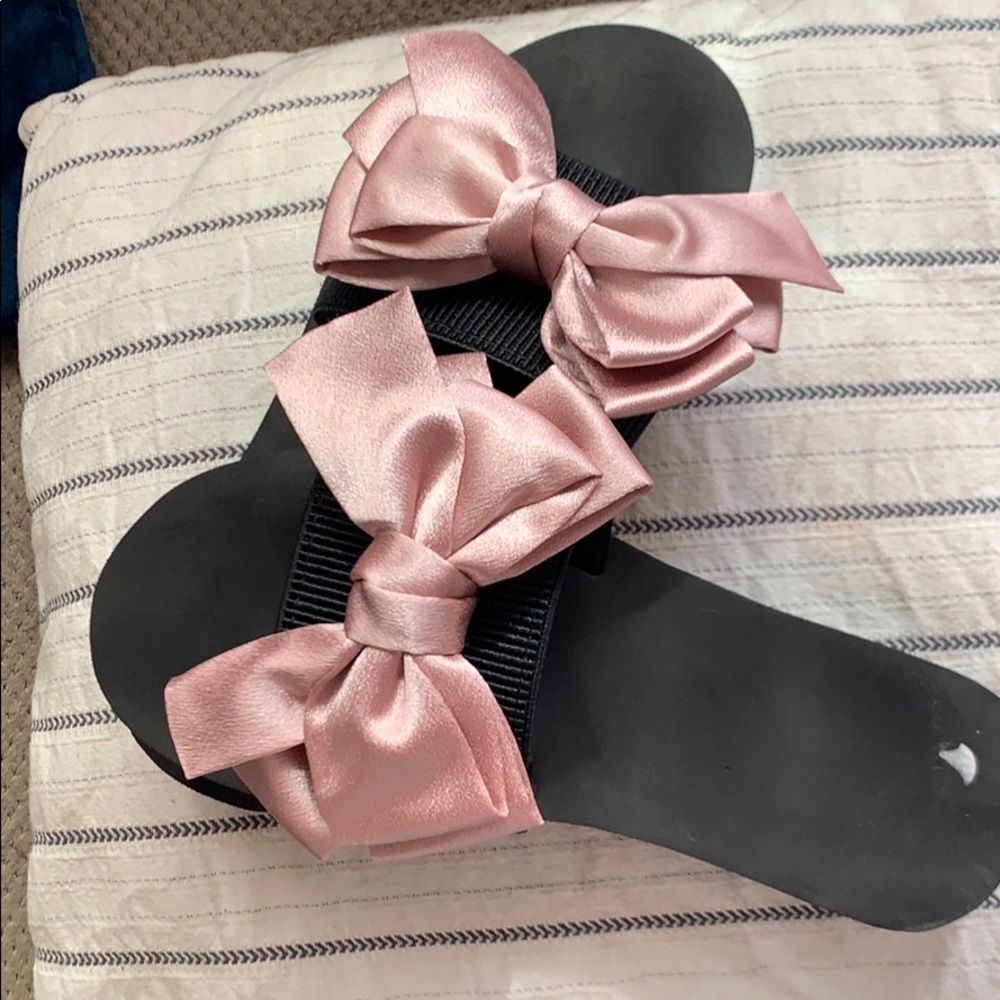 Women’s Pink Bow Slides